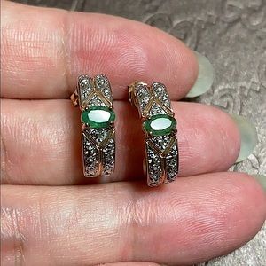 🖤NEW💕Green stone earrings